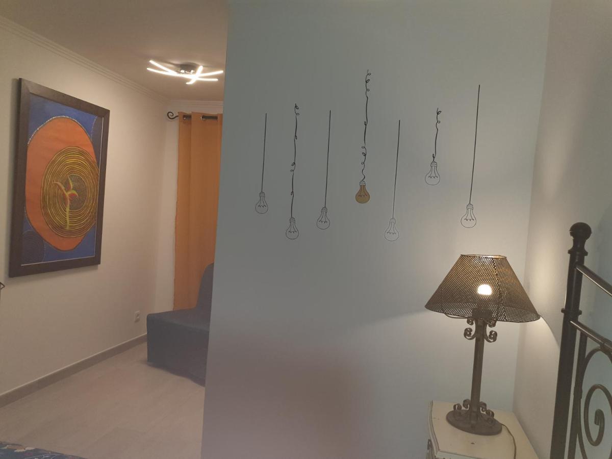 Hostel Terminal 4 *